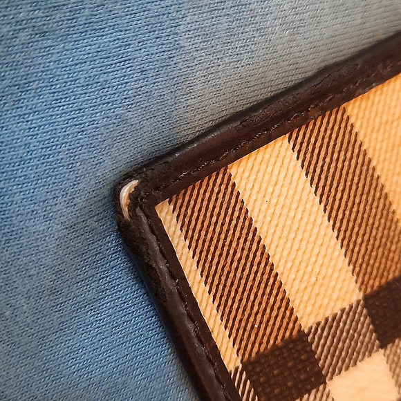 Burberry authentic Nova Check wallet - Picture 12 of 14